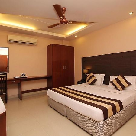 Hotel Kyron Delhi  Eksteriør billede
